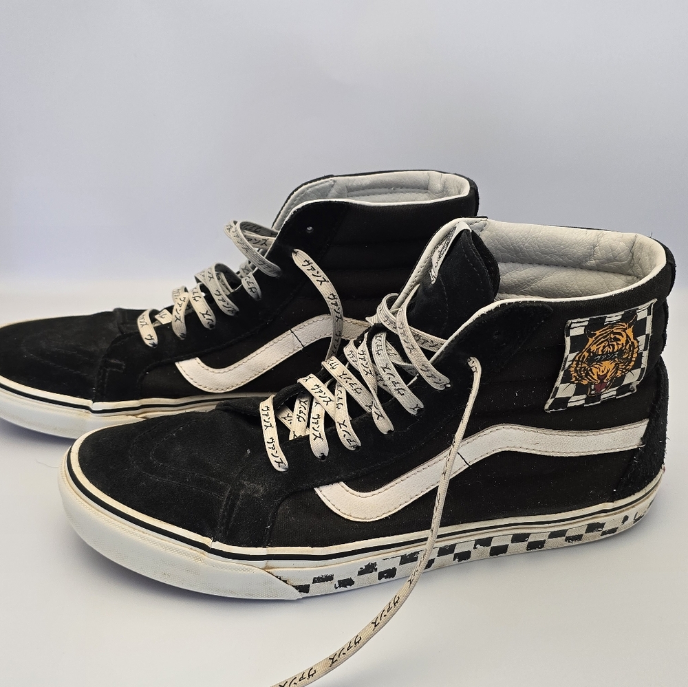 Authentic Vans UNISEX Tiger Check High Top- Mens 12,  Womens 10.5